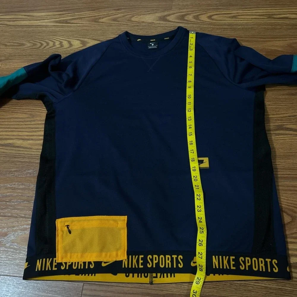 Nike Size Small Retail $110 Men Therma Colorblocked Training Top Limited Edition